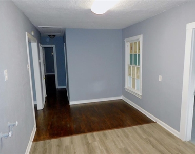 816 Avenue A - Photo Thumbnail 6
