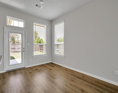 298 Brocks Lane - Photo Thumbnail 9