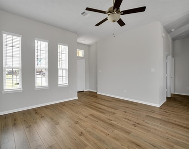 298 Brocks Lane - Photo Thumbnail 6