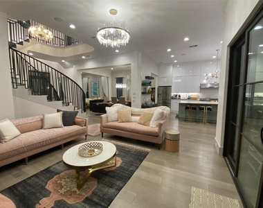 4043 Tartan Lane - Photo Thumbnail 2