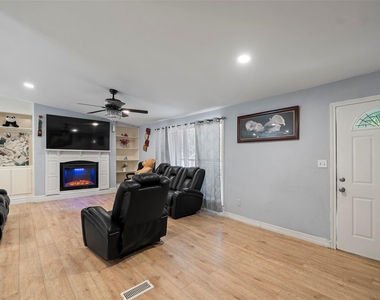 2061 Road 5100 - Photo Thumbnail 3