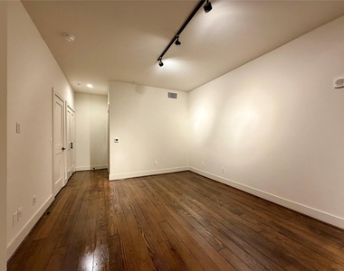 4411 Dallas Street - Photo Thumbnail 1