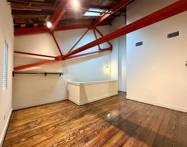 4411 Dallas Street - Photo Thumbnail 11