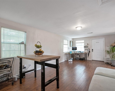 8314 Brandon Street - Photo Thumbnail 12