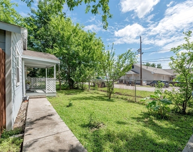 8314 Brandon Street - Photo Thumbnail 4