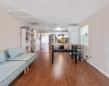 8314 Brandon Street - Photo Thumbnail 13