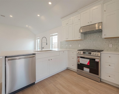 27110 Angel Creek Lane - Photo Thumbnail 12