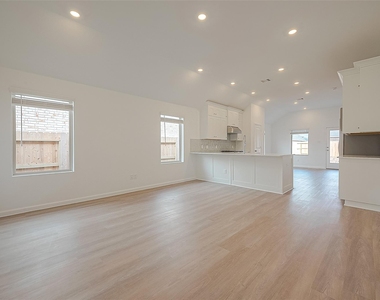 27110 Angel Creek Lane - Photo Thumbnail 5