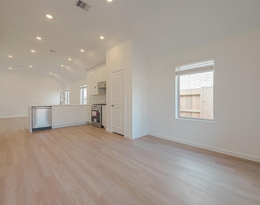 27110 Angel Creek Lane - Photo Thumbnail 15