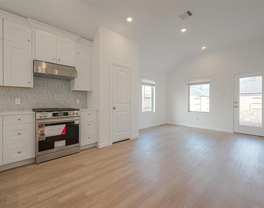 27110 Angel Creek Lane - Photo Thumbnail 10