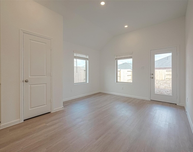 27110 Angel Creek Lane - Photo Thumbnail 14