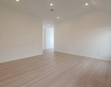27110 Angel Creek Lane - Photo Thumbnail 6