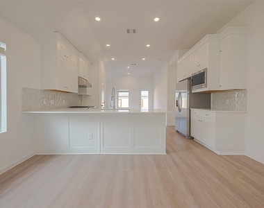 27110 Angel Creek Lane - Photo Thumbnail 8