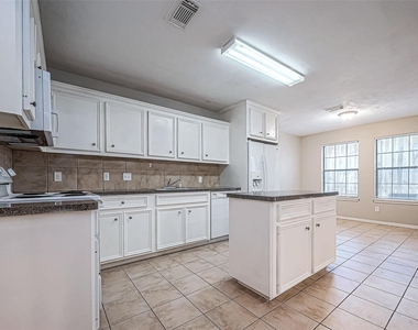 10043 Morocco Road - Photo Thumbnail 5
