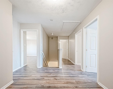 10043 Morocco Road - Photo Thumbnail 19