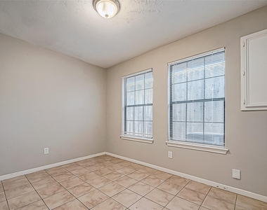 10043 Morocco Road - Photo Thumbnail 14