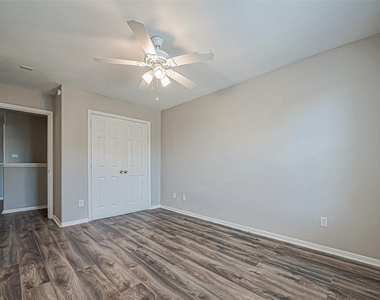 10043 Morocco Road - Photo Thumbnail 41
