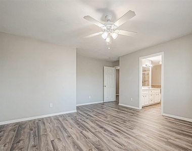 10043 Morocco Road - Photo Thumbnail 24