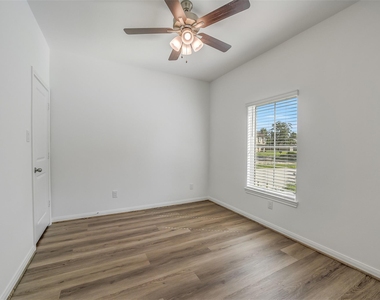 11931 Pondwood Drive - Photo Thumbnail 17