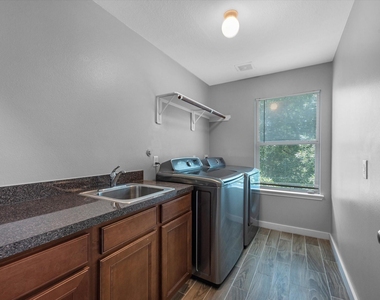 6131 Settlers Lake Circle W - Photo Thumbnail 12