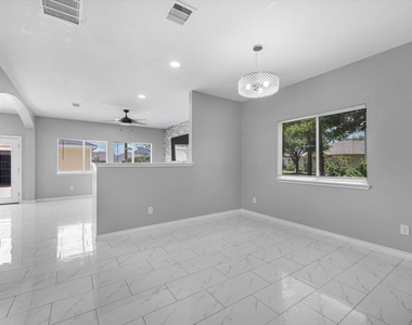 6131 Settlers Lake Circle W - Photo Thumbnail 2