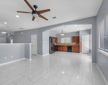 6131 Settlers Lake Circle W - Photo Thumbnail 4