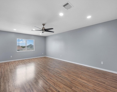 6131 Settlers Lake Circle W - Photo Thumbnail 8