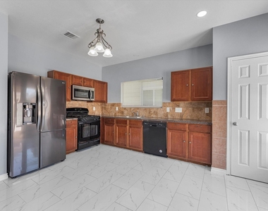 6131 Settlers Lake Circle W - Photo Thumbnail 5