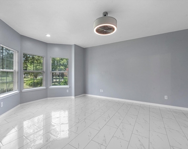 6131 Settlers Lake Circle W - Photo Thumbnail 6