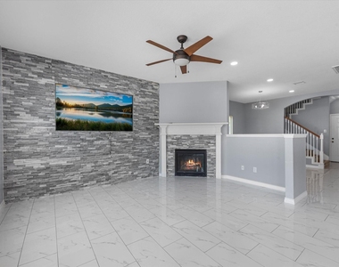 6131 Settlers Lake Circle W - Photo Thumbnail 3