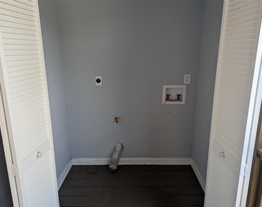 7521 Laredo Street - Photo Thumbnail 20