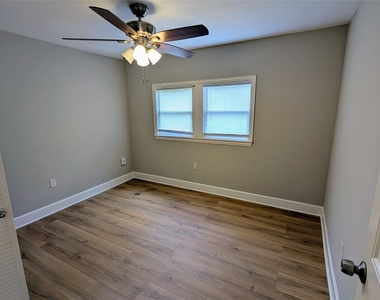 7521 Laredo Street - Photo Thumbnail 7