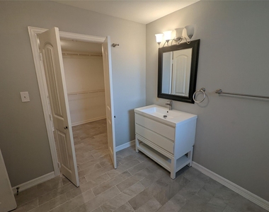 7521 Laredo Street - Photo Thumbnail 17