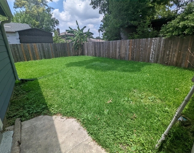 7521 Laredo Street - Photo Thumbnail 11