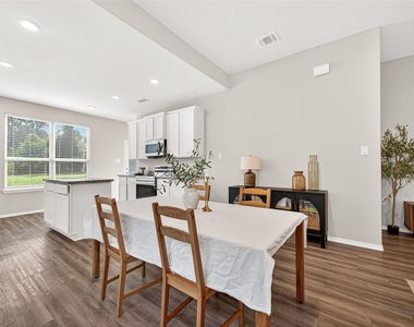 12789 Royal West Drive - Photo Thumbnail 7