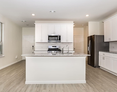 13478 Maltessa Drive - Photo Thumbnail 4