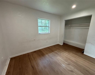 205 S Chandler Avenue - Photo Thumbnail 10