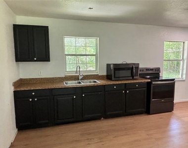205 S Chandler Avenue - Photo Thumbnail 3