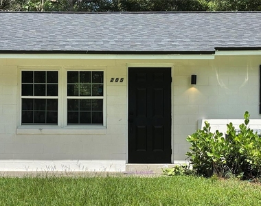 205 S Chandler Avenue - Photo Thumbnail 1