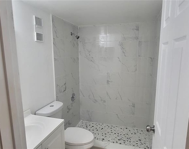 180 Magnolia Woods Court - Photo Thumbnail 4