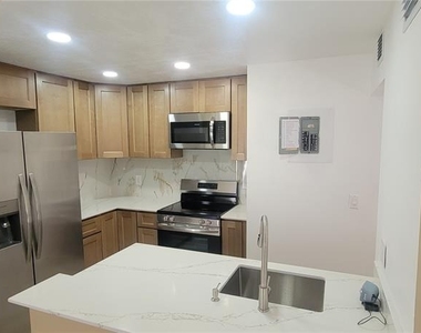 180 Magnolia Woods Court - Photo Thumbnail 14