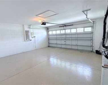 31205 Bridgegate Drive - Photo Thumbnail 24