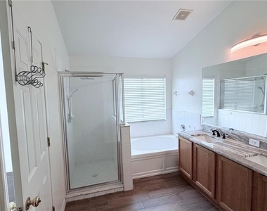 31205 Bridgegate Drive - Photo Thumbnail 13