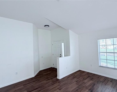 31205 Bridgegate Drive - Photo Thumbnail 17