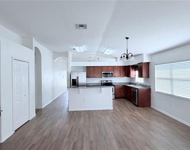 31205 Bridgegate Drive - Photo Thumbnail 28