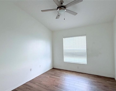 31205 Bridgegate Drive - Photo Thumbnail 22