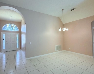 4712 Mapletree Loop - Photo Thumbnail 9