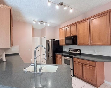 4712 Mapletree Loop - Photo Thumbnail 5