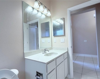 4712 Mapletree Loop - Photo Thumbnail 11