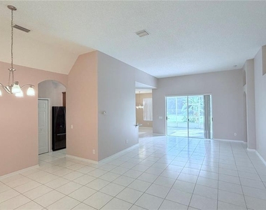 4712 Mapletree Loop - Photo Thumbnail 2